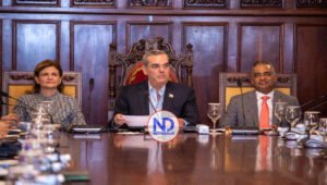 Presidente encabeza Consejo de Ministros y Directores en el Palacio