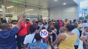 Con pasaje gratuito, muchos usan el Telúrico de Los Alcarrizos