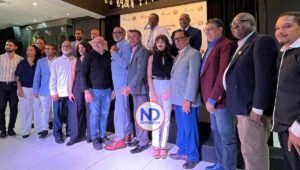 Artistas e intelectuales forman movimiento a favor de Abinader