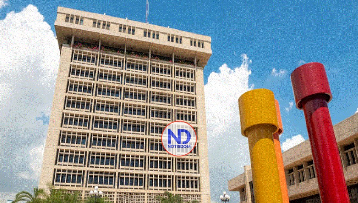 El Banco Central mantiene su tasa de política monetaria en 7.00 % anual 2 El Banco Central mantiene su tasa de política monetaria en 7.00 % anual