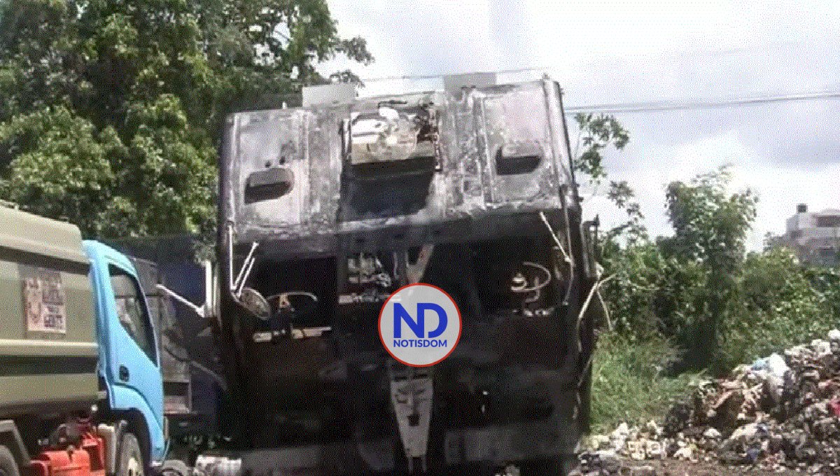 Autoridades abren investigación tras incendio de camiones de basura