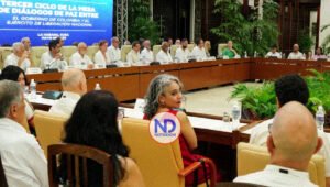 Delegados Gobierno de Colombia y el ELN prorrogan diálogos en Cuba