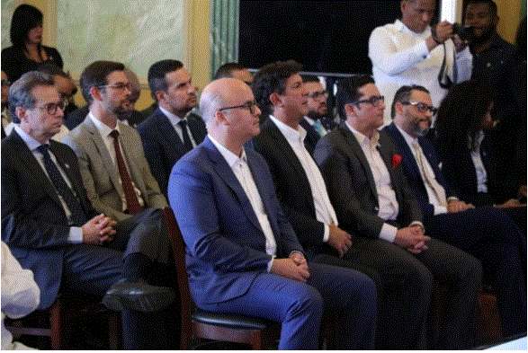 Gobierno construirá autopista del ámbar; inversión US$400 millones 4 DELIGNE ASCENCION 34 Gobierno construirá autopista del ámbar; inversión US$400 millones