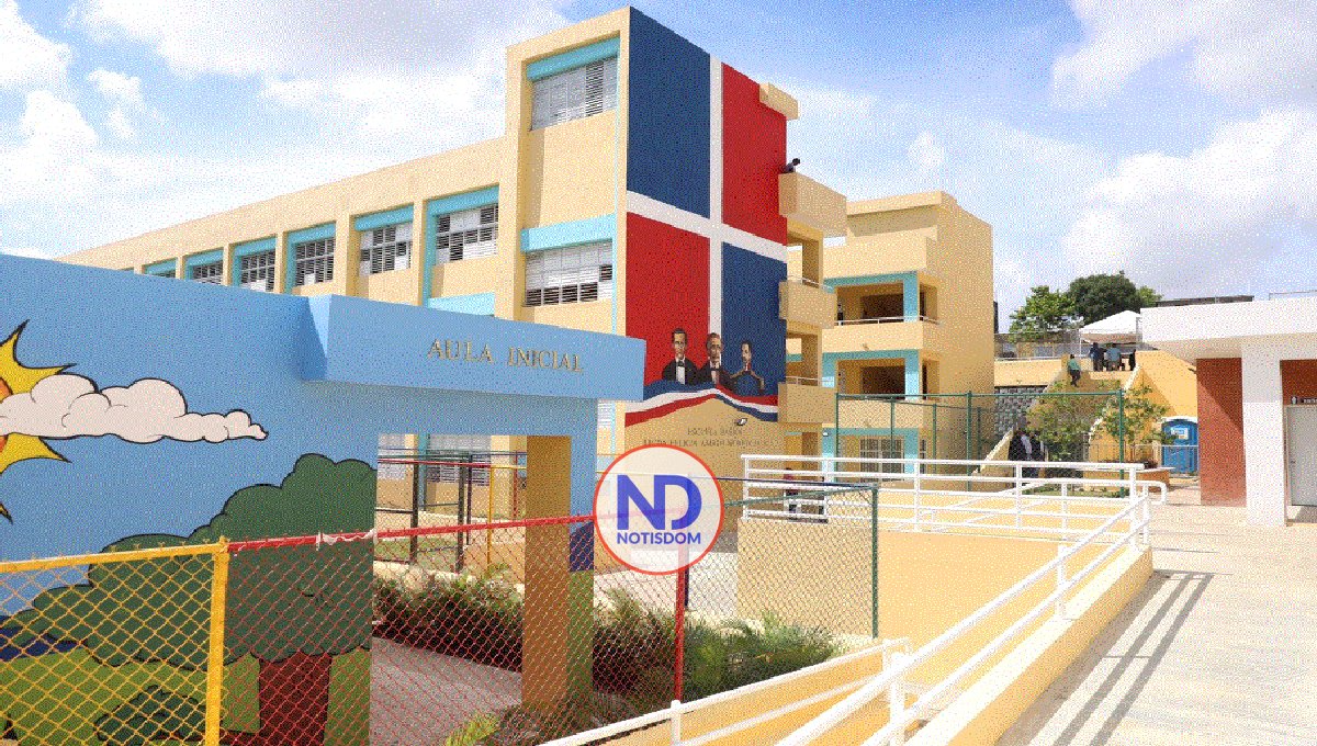 El Presidente inaugura escuela en Los Guaricanos para 800 alumnos