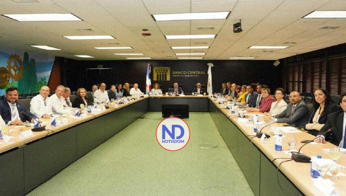 Gobernador BC destaca fortaleza economía RD ante diplomáticos