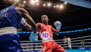 De los Santos vuelve a ganar en Mundial de Boxeo