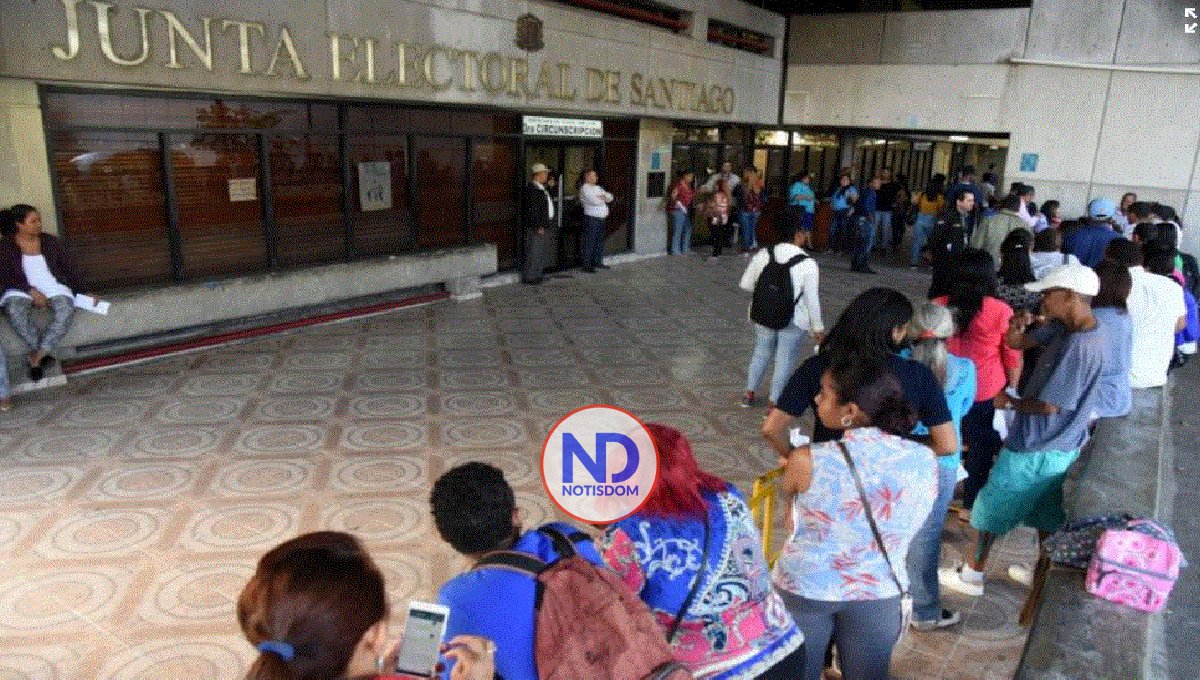 Condenan a 15 años a exempleado de la JCE que robó más de RD$37 millones a la institución 2 Condenan a 15 años a exempleado de la JCE que robó más de RD$37 millones a la institución