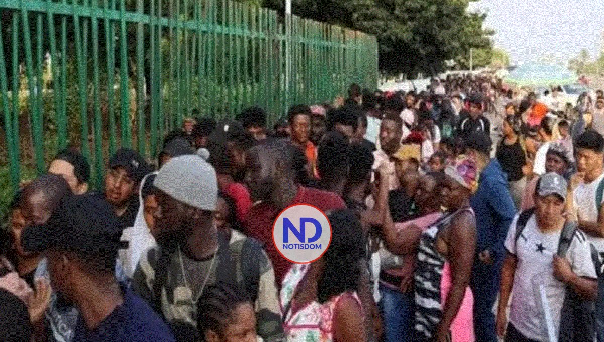 Migrantes protestan en la frontera sur de México tras la suspensión de permisos