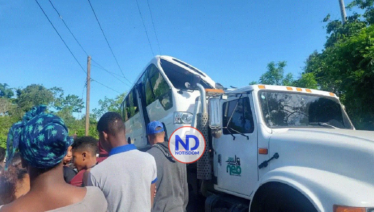 Ministerio de Educación lamenta accidente de autobús que transportaba estudiantes 2 Ministerio de Educación lamenta accidente de autobús que transportaba estudiantes