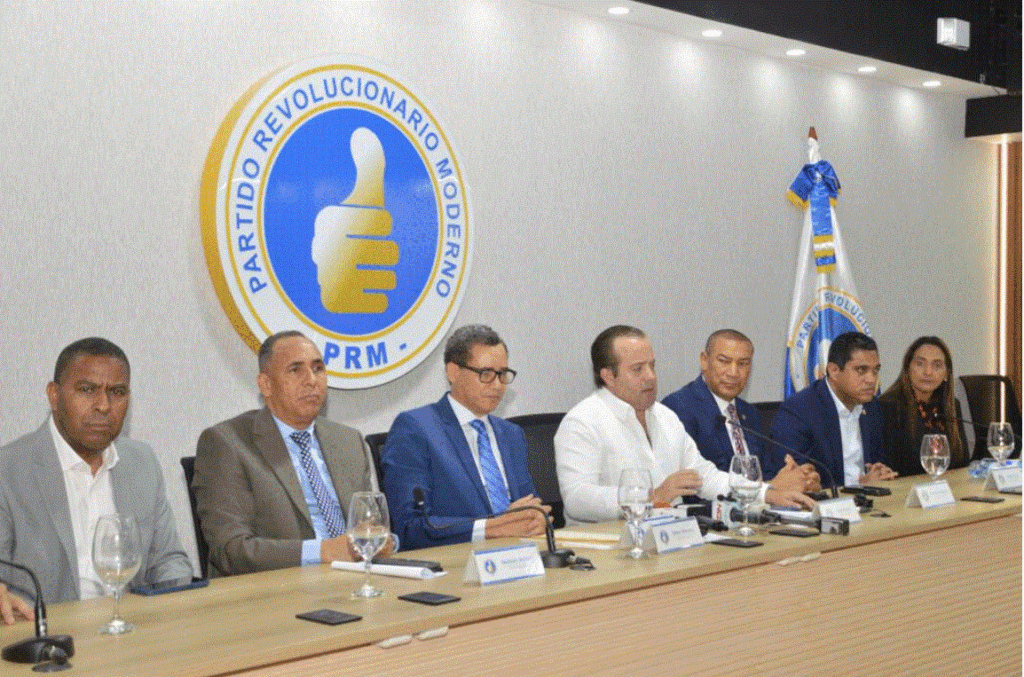 PALIZA Y DIRIGENTES PRM 1 Paliza dice PRM inscribió 109 mil nuevos miembros casa por casa