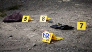 Hombre mata a otro mientras jugaba barajas con sus familiares en San Pedro de Macorís