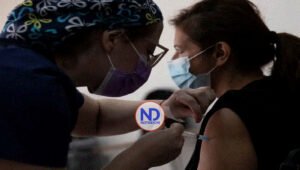 EE.UU. levantará la vacunación obligatoria de covid para viajeros extranjeros