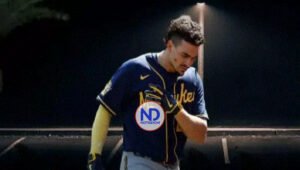 Willy Adames recibe pelotazo en el dugout de Milwaukee