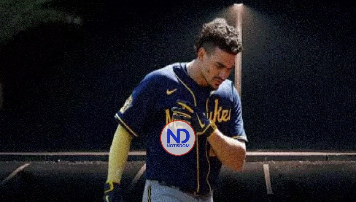 Willy Adames recibe pelotazo en el dugout de Milwaukee