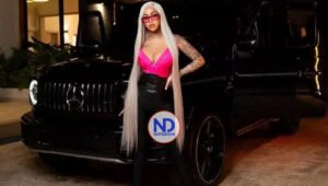 Yailin presume su nuevo y lujoso auto