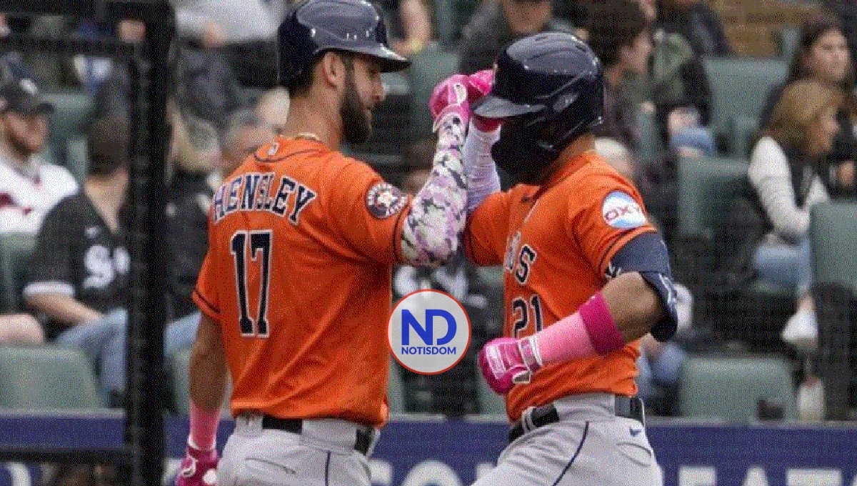 Dominicano Yainer Díaz pega su primer jonrón en Grandes Ligas