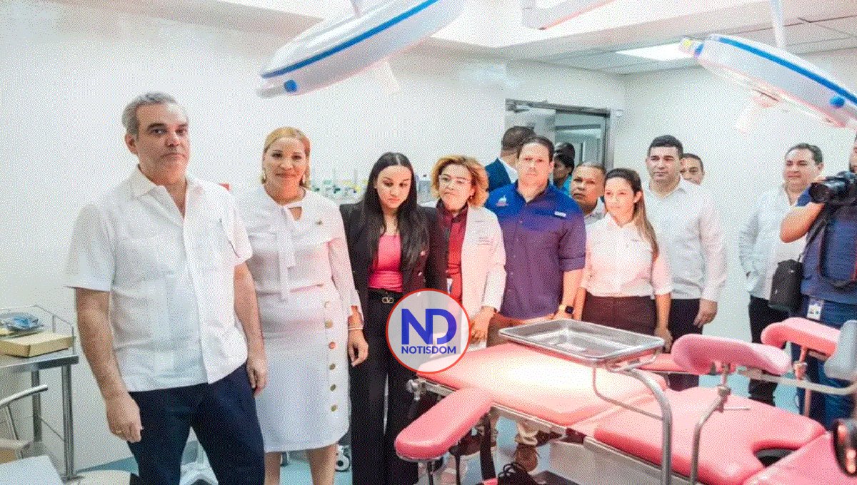 Abinader y ministro de Vivienda entregan Hospital Municipal de Esperanza 2 Abinader y ministro de Vivienda entregan Hospital Municipal de Esperanza