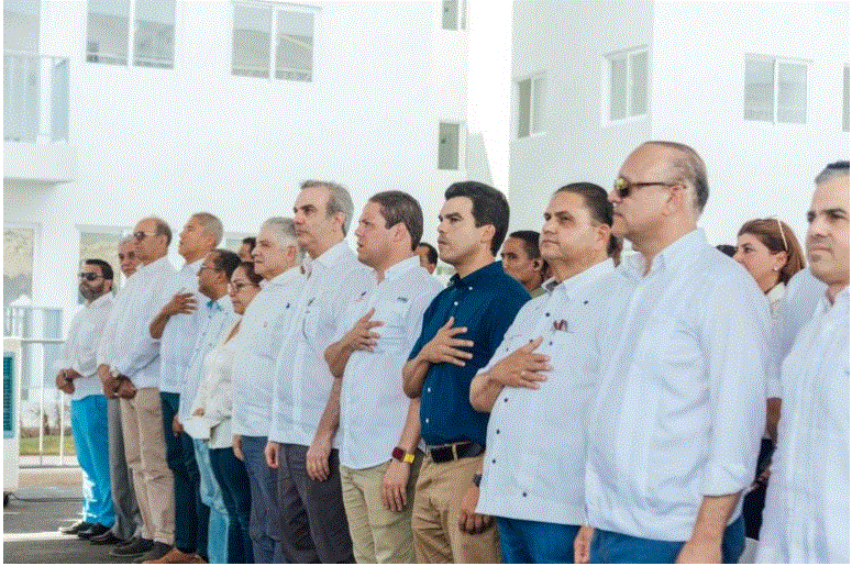 ABINADER 562 Gobierno entrega primeras 150 viviendas de proyecto Santiago