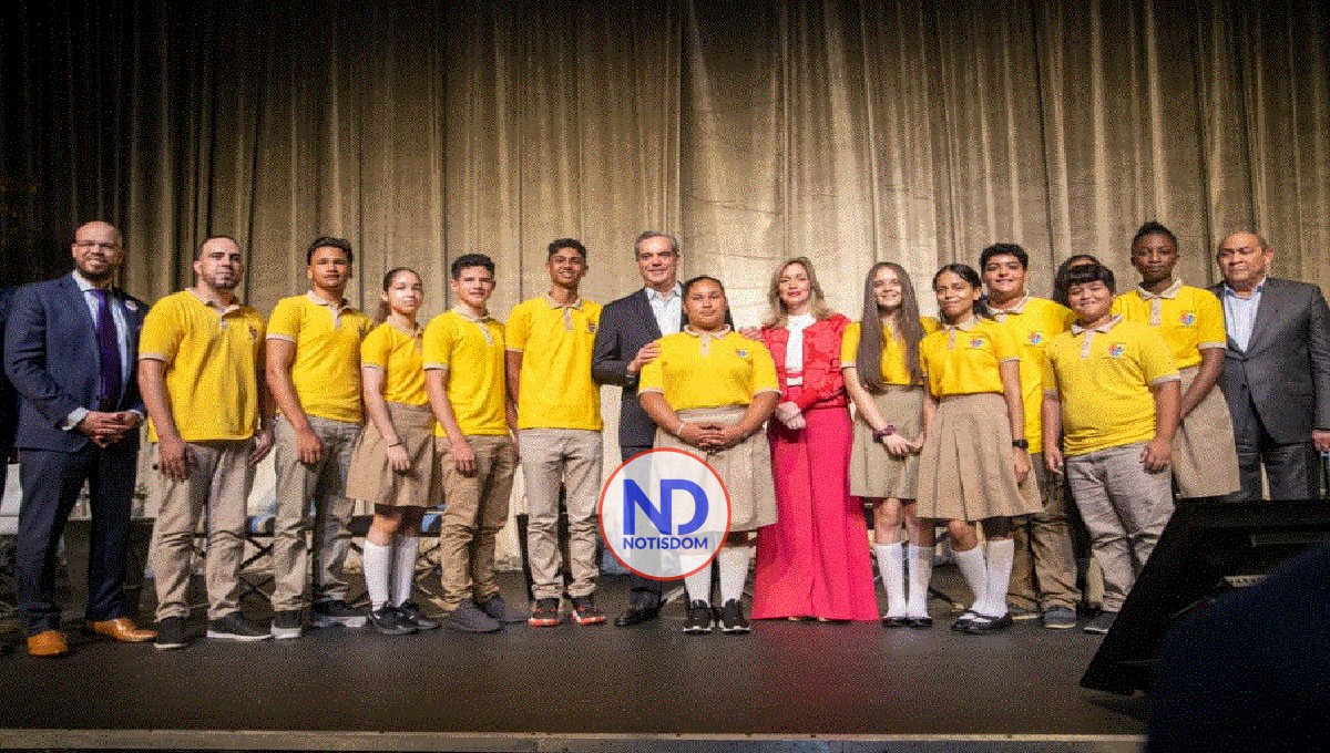 Presidente dice es impostergable RD se trace meta de ser bilingüe