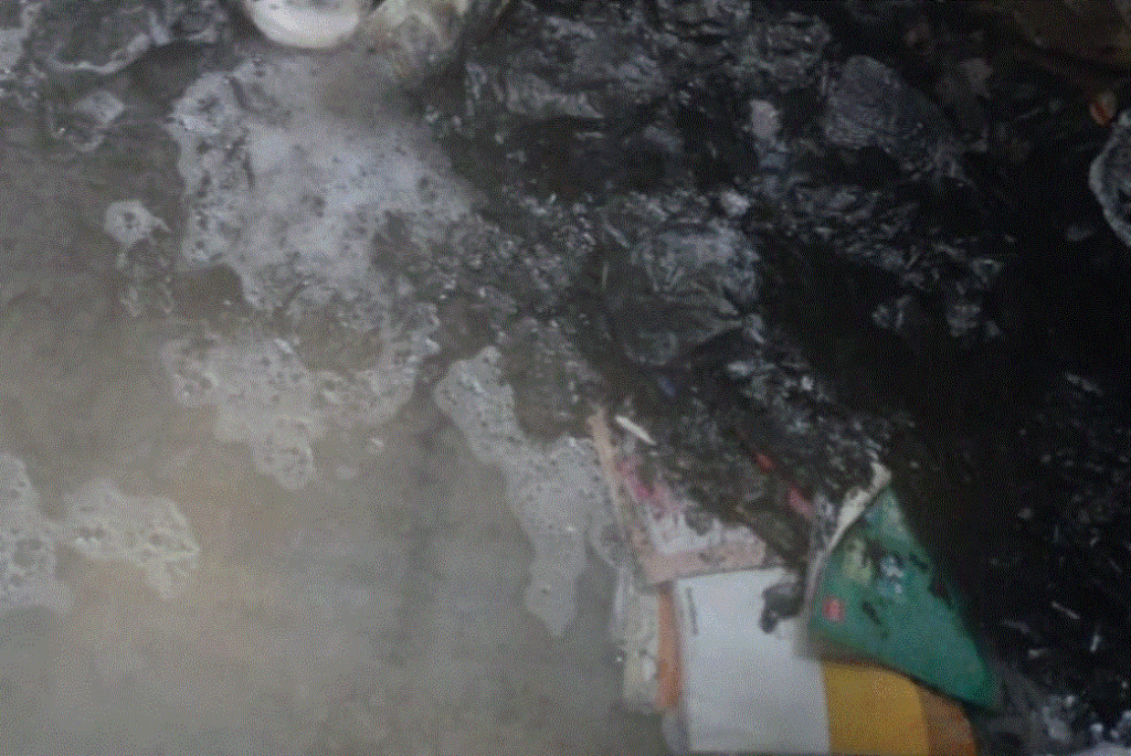 AULA QUEMADA 1 Queman aulas en el Liceo Carmen Celia Balaguer