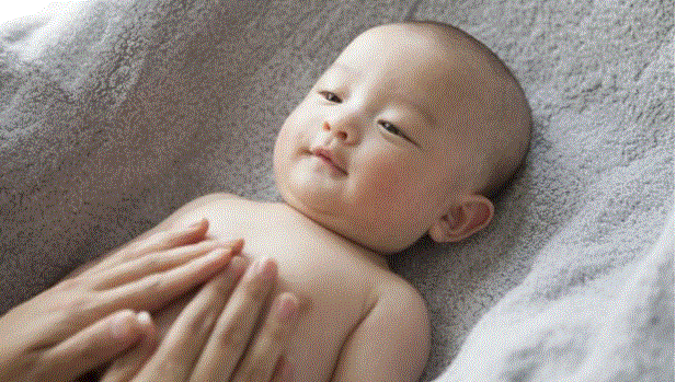 BB 25 Cómo una simple caricia reduce el dolor de los bebés