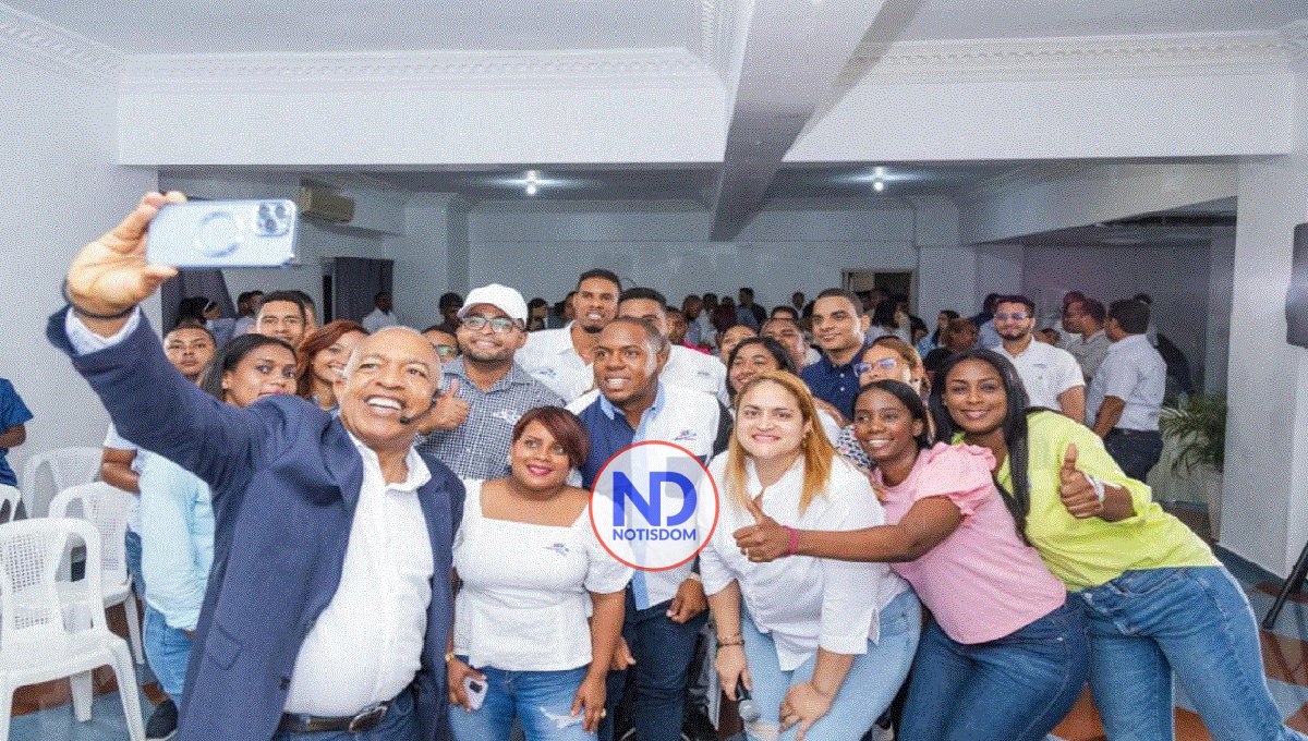 Bertico Santana dice integrará jóvenes a la creación de políticas públicas municipales en SDE 2 Bertico Santana dice integrará jóvenes a la creación de políticas públicas municipales en SDE