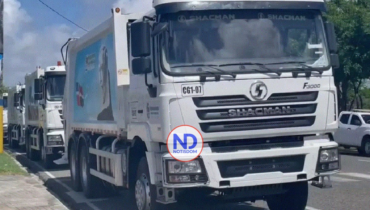 Alcaldía de SDE presenta nueva flotilla con 29 camiones para recogida de basura 2 Alcaldía de SDE presenta nueva flotilla con 29 camiones para recogida de basura