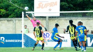 Darling Batista marca el gol de la victoria de Atlántico FC