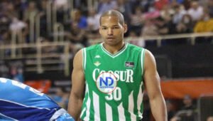 Eulis Báez anuncia su retiro del baloncesto profesional