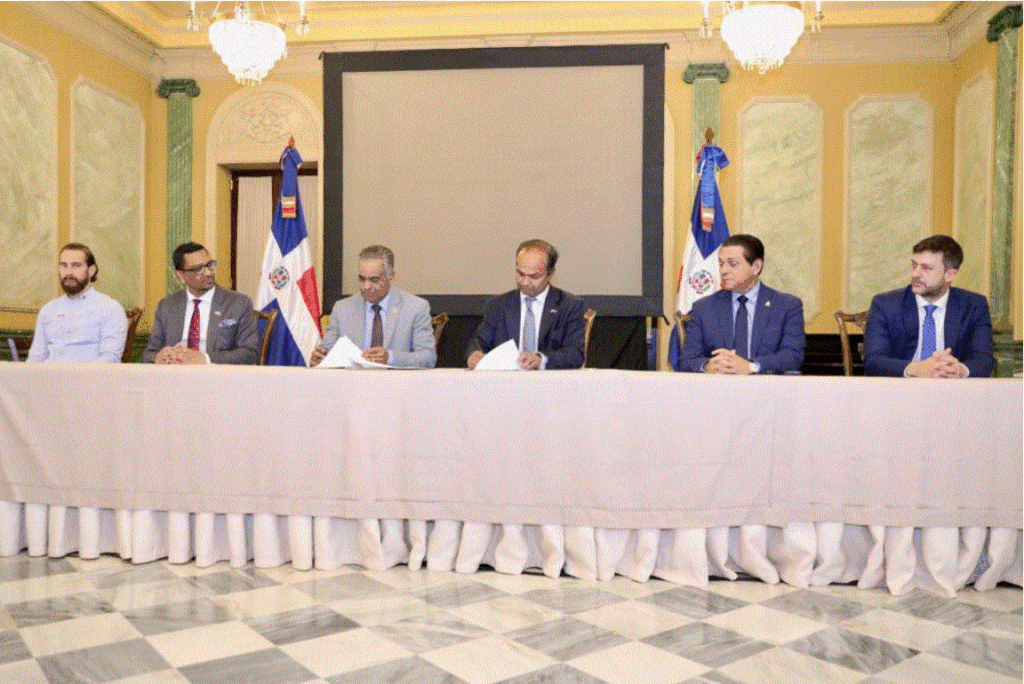 RD y Reino Unido firman memorándum para infraestructuras en sectores agua, salud y otros 3 Funcionarios y personalidades locales e internacionales RD y Reino Unido firman memorándum para infraestructuras en sectores agua, salud y otros