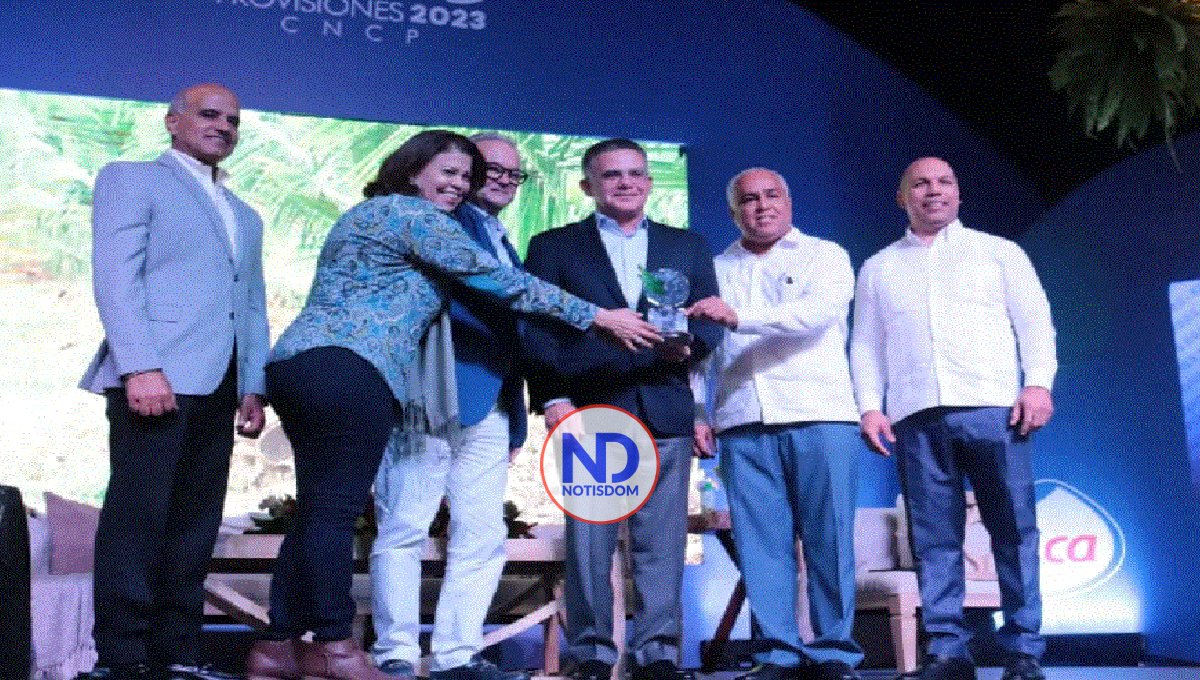 Presidente Grupo Rica llama jóvenes emprendedores ser persistentes