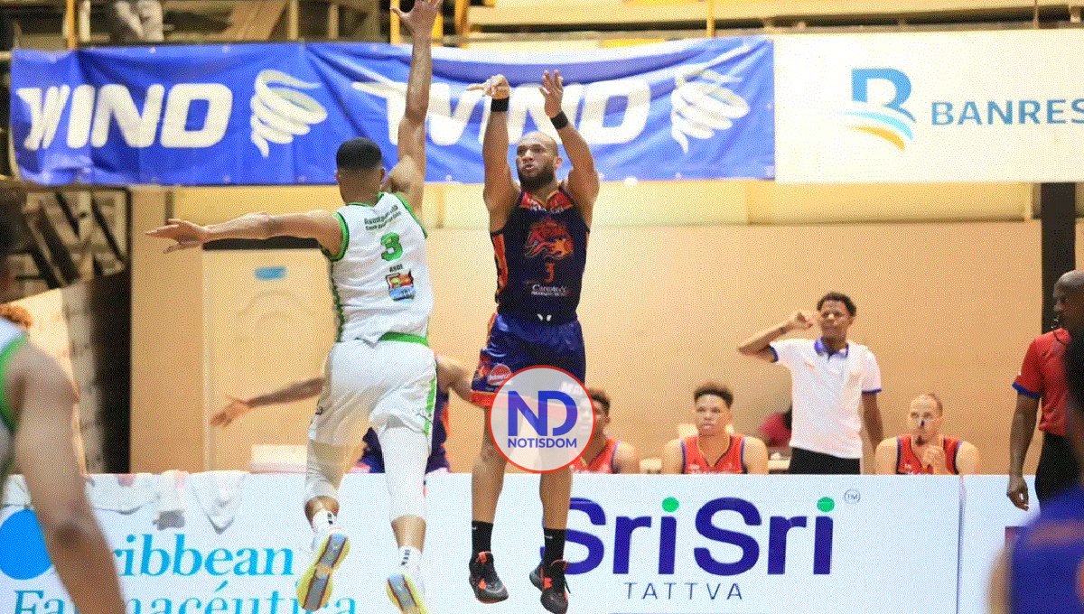 Gelvis Solano anota canasta del triunfo de Reales ante Soles