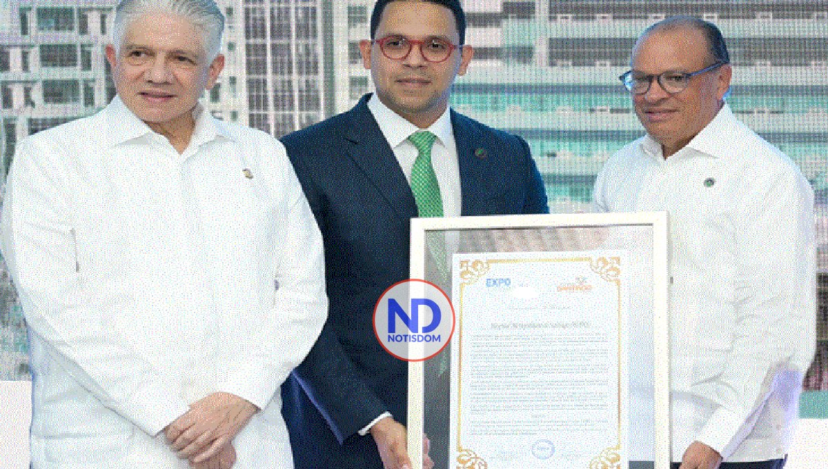 HOMS, reconocido por sus aportes al turismo de salud en Santiago