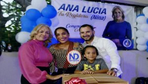 Regidora del PRM Ana Lucía (Nina) realiza actividad para madres de Santiago