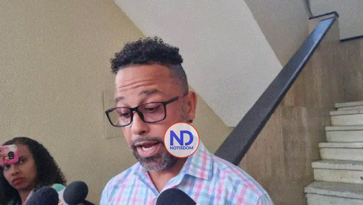 Cuatro padres se querellan contra Elizabeth Silverio