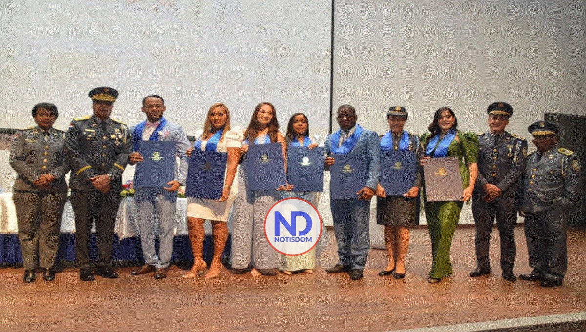 Hospital General Docente PN gradúa la primera promoción de Medicina Interna 2 Hospital General Docente PN gradúa la primera promoción de Medicina Interna