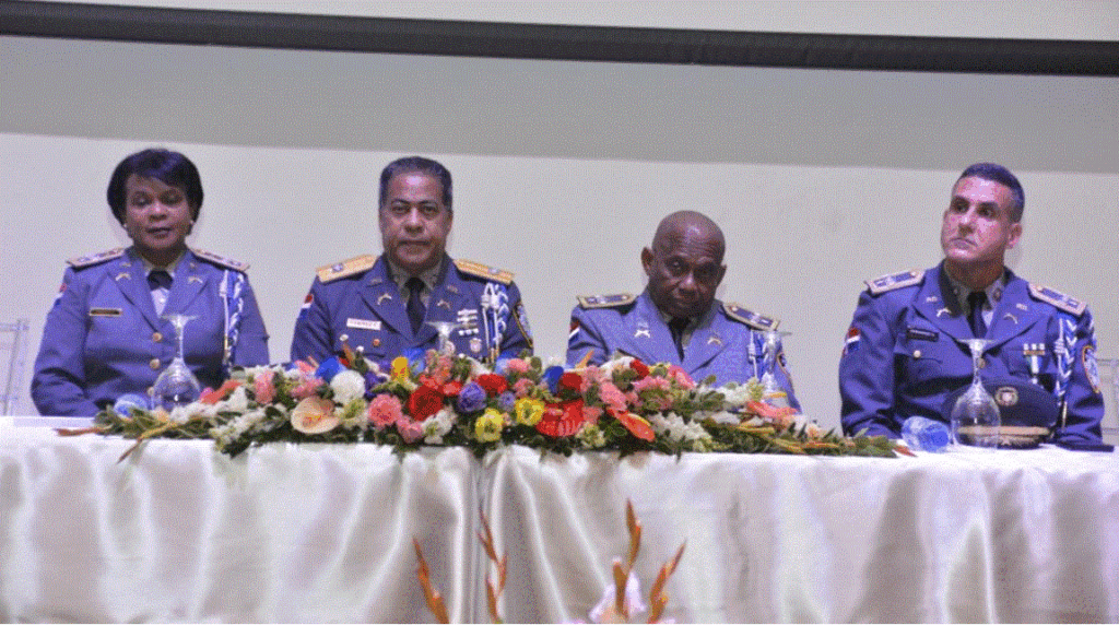 Hospital General Docente PN gradúa la primera promoción de Medicina Interna 5 MILITARES 34 Hospital General Docente PN gradúa la primera promoción de Medicina Interna