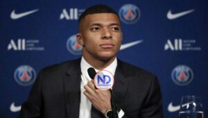 Mbappé comunica al PSG que no renovará y el club se plantea su venta (L’Equipe)