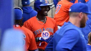 Ronny Maurico pega dos jonrones en el beisbol menor de los EEUU