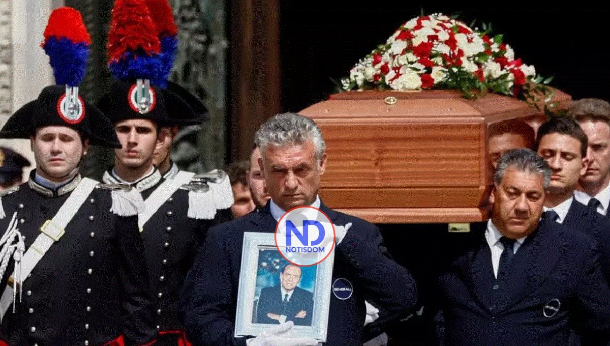 Silvio Berlusconi es incinerado ante su pareja y otros familiares