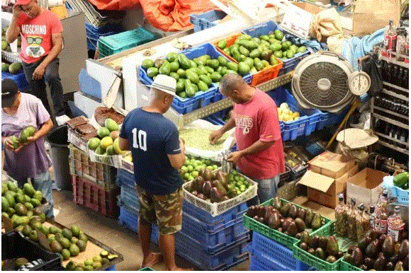 VEGETALES 13 Mercado de Villa Consuelo: de alimentos asequibles a precios en alzas