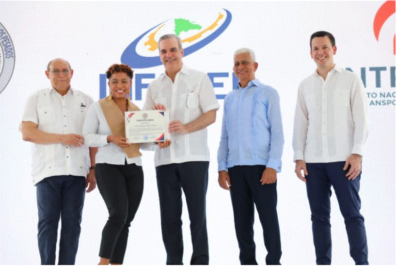 Presidente dice Gobierno ejecuta «revolución» en educación técnica 4 ABINADER 602 Presidente dice Gobierno ejecuta «revolución» en educación técnica