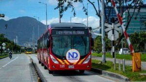 Muere una joven tras caer de un autobús en movimiento en medio de un atraco en Bogotá