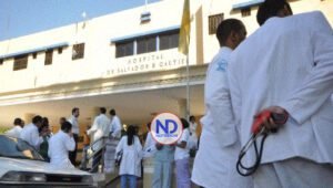 Gobierno llama médicos volver al diálogo tras convocatoria a paro