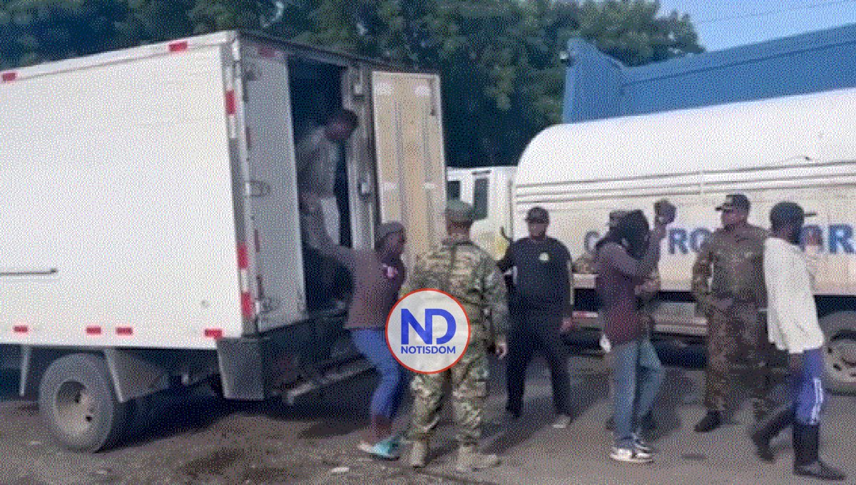 Apresan hombre transportaba a 34 haitianos indocumentados 2 Apresan hombre transportaba a 34 haitianos indocumentados