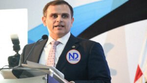 Ministro de Hacienda favorece proyecto sobre prescripción de deudas