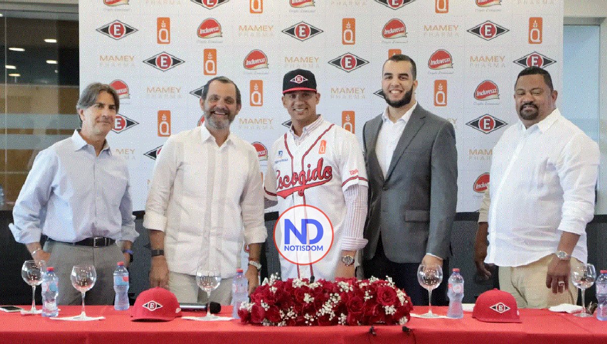 Leones del Escogido presentan a su dirigente Víctor Estévez