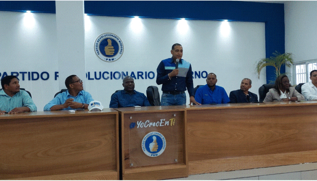 Francis Candelario “El Mapi” juramenta en el PRM el movimiento “Los 100 con Rafa Ortíz” 4 MAPI 1 Francis Candelario “El Mapi” juramenta en el PRM el movimiento “Los 100 con Rafa Ortíz”