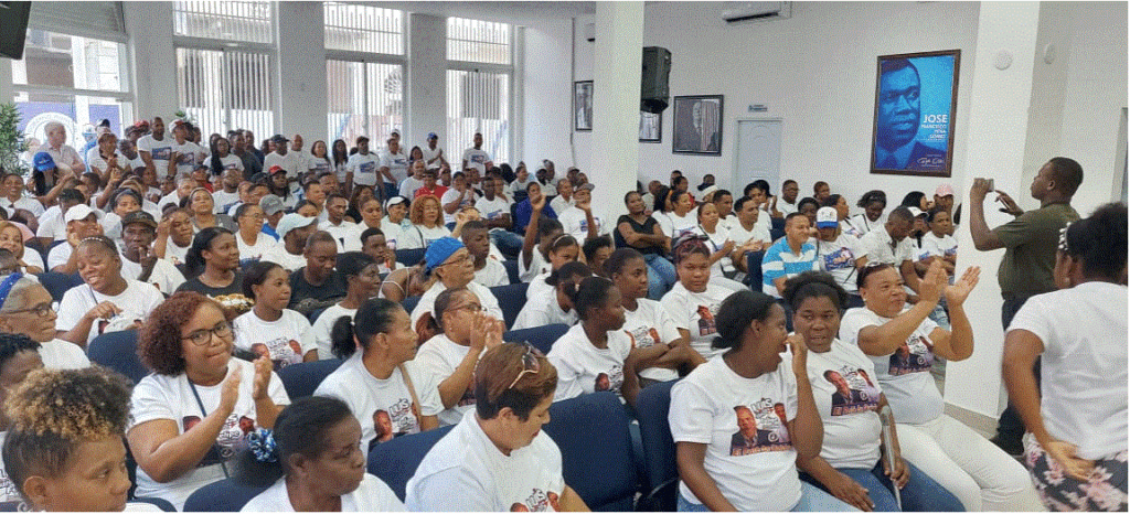 Francis Candelario “El Mapi” juramenta en el PRM el movimiento “Los 100 con Rafa Ortíz” 5 MAPI Francis Candelario “El Mapi” juramenta en el PRM el movimiento “Los 100 con Rafa Ortíz”