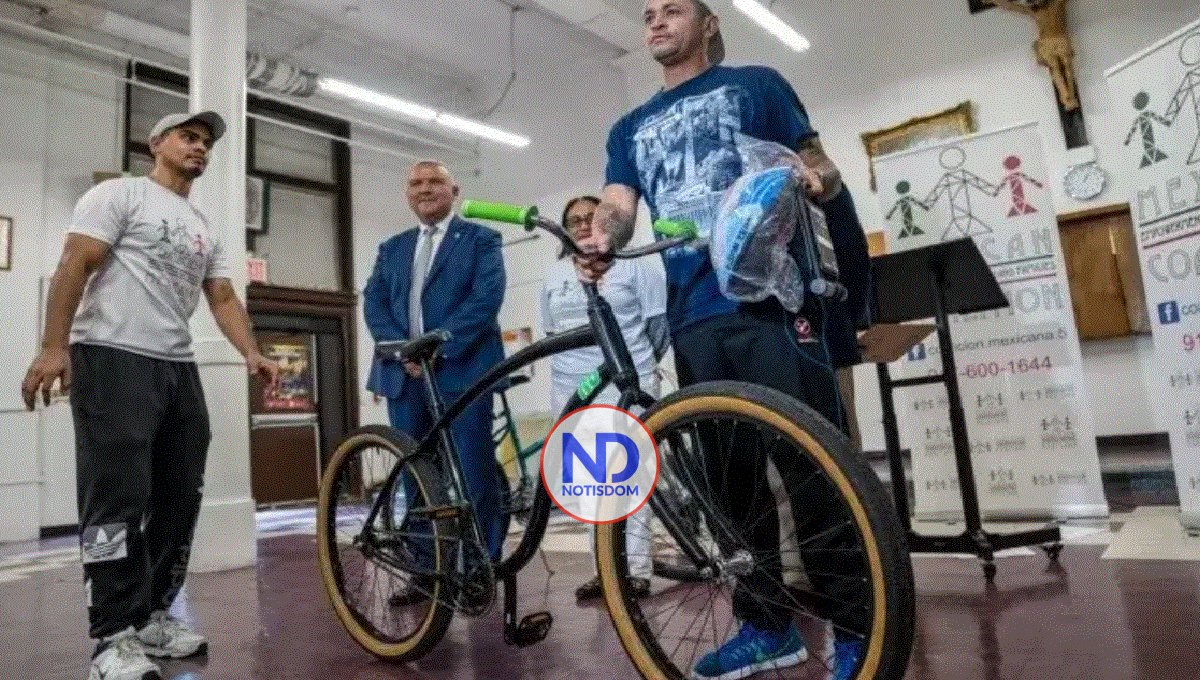 Neoyorquinos donan bicicletas para que los inmigrantes puedan trabajar